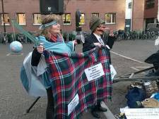 Manifestatie voor Alphense advocaat Meindert Stelling
