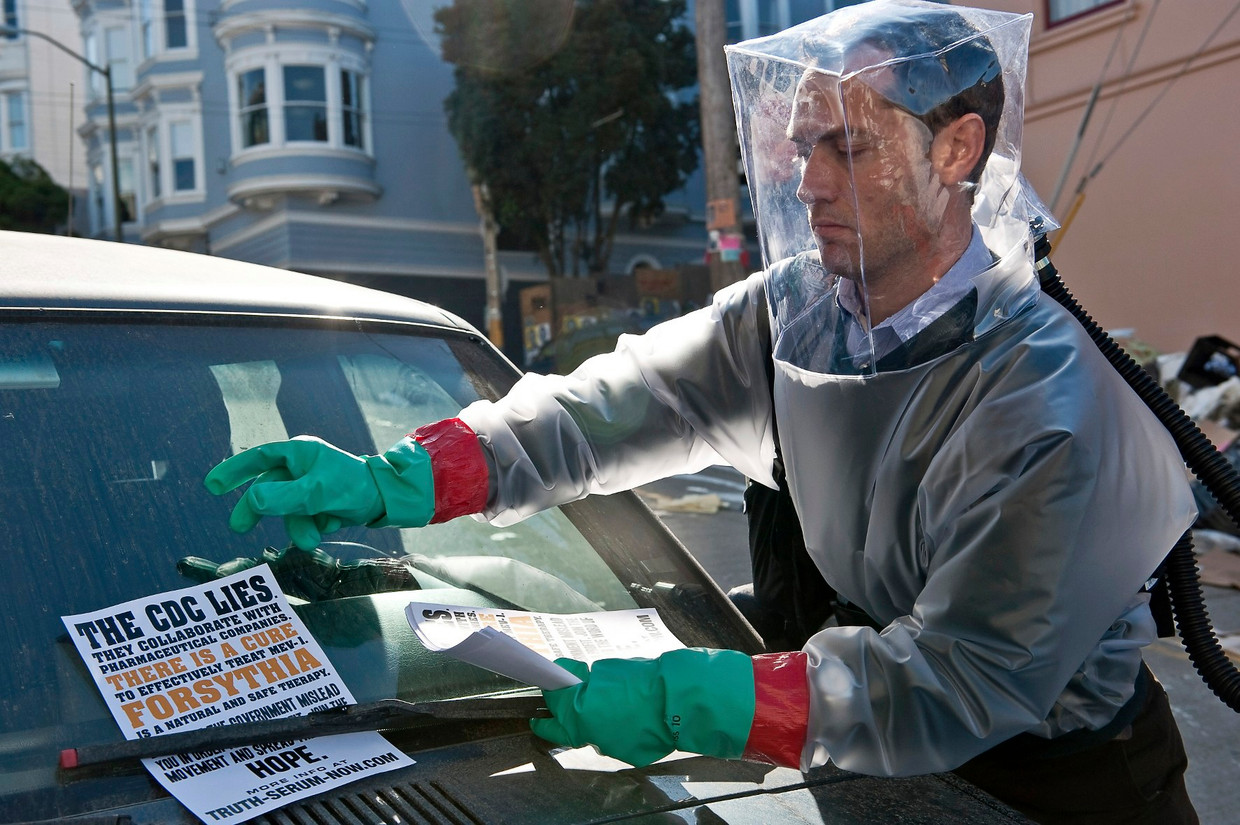Contagion FILM USA/2011 - Steven Soderbergh Caption: Jude Law (Alan Krumwiede) Beeld DOCUMENTATION
