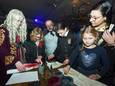 #NLBEELD# GEERTRUIDENBERG - Magiërs in opleiding leren hoe ze perkament moeten maken. Foto: Casper van Aggelen / Pix4Profs