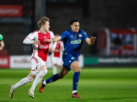 Jong PSV is achterin opnieuw zo lek als een mandje en geeft Jong Ajax de punten cadeau