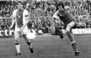 Willy van der Kuijlen met zijn handelsmerk: een verwoestend én doeltreffend schot, zoals tegen het Ajax van Ruud Krol.