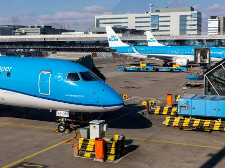 Kabinet wil vliegtax verdriedubbelen van 8 naar 24 euro per vlucht