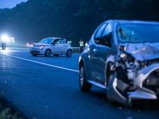 Inzittenden stappen midden op snelweg uit auto en worden geschept: dode en zwaargewonde