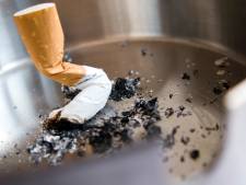 Roken in de thuiszorg: als jouw woonkamer ook iemands werkplek is, wie bepaalt dan de regels?
