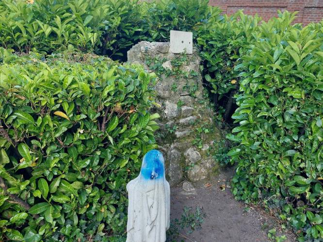 Opnieuw Mariabeeld van sokkel geduwd, ander met graffiti beklad en hakenkruis in gekerfd