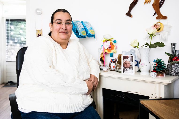 Rachnelia Kaddour: ‘Het is zo’n verademing om geen geldzorgen meer te hebben. Ik ben heel dankbaar dat we zo goed geholpen worden.’ Beeld Eva Plevier