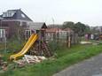 Wie in Wijchen of Druten een uitrit wil van zijn tuin naar de openbare weg, zoals bijvoorbeeld hier langs de Waaldijk in Druten, moet daarvoor weer een vergunning aanvragen.