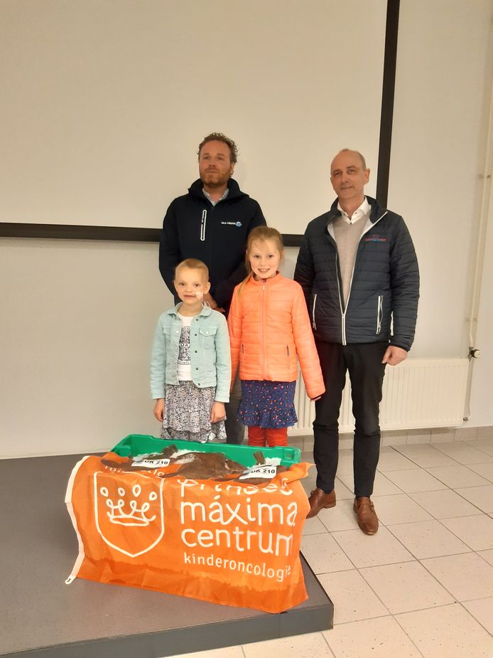 Jacolien en een vriendin met Sjoerd Ras (SeaFresh) en Jelle van Veen (Dayseaday).