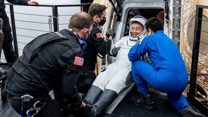 L'équipage d'un vol SpaceX de retour sur Terre après cinq mois sur l'ISS