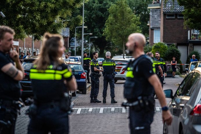 Politie-inval in Malburgen.