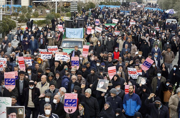 De spotprenten die Charlie Hebdo publiceerde, leidde tot anti-Franse protesten in de Iraanse hoofdstad Teheran. (13/01/23)

 Beeld AFP