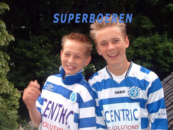 Luuk (Links) en Siem de Jong in de periode dat ze nog in de jeud van De Graafschap speelden.