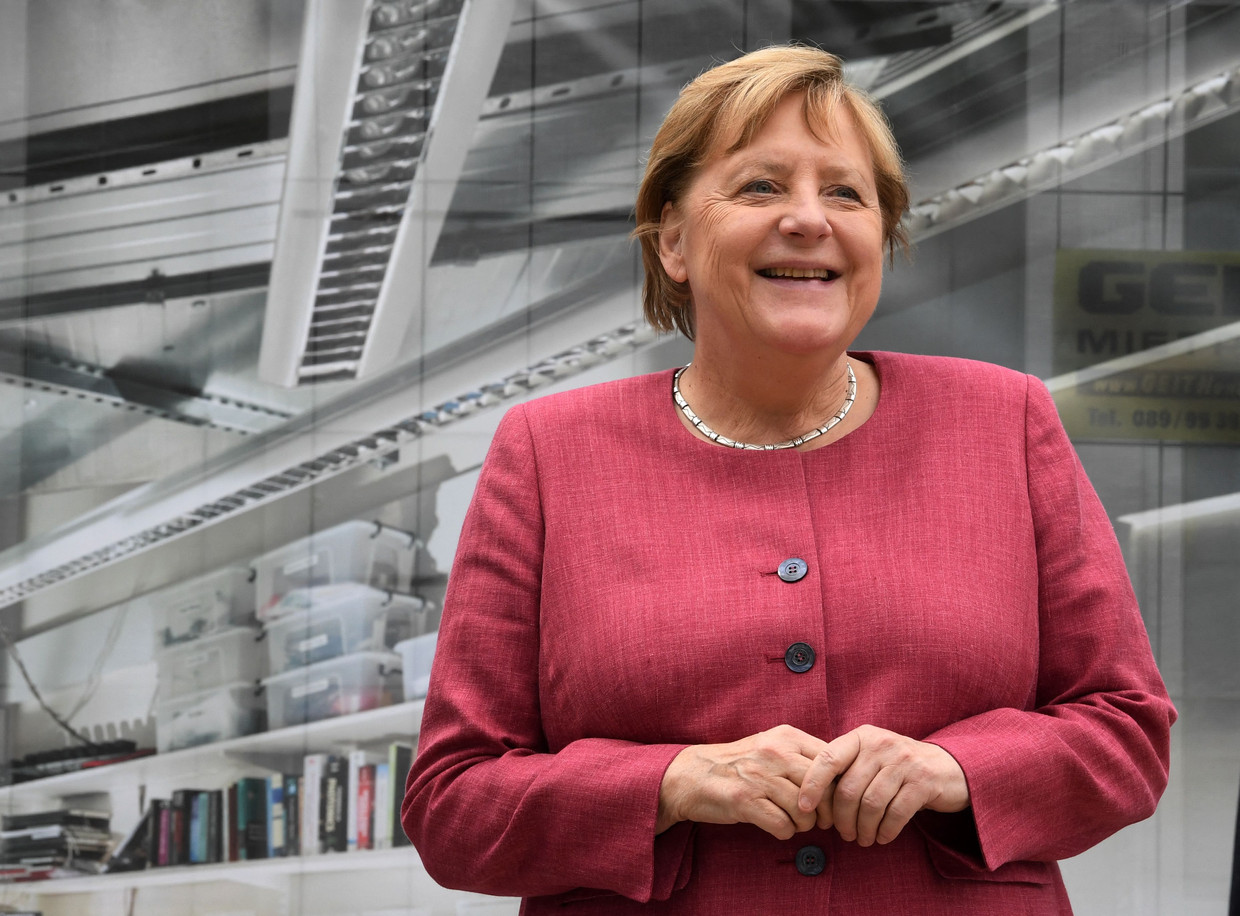 Angela Merkel tijdens een bezoek aan het Max Planck Instituut in het zuiden van Duitsland. 