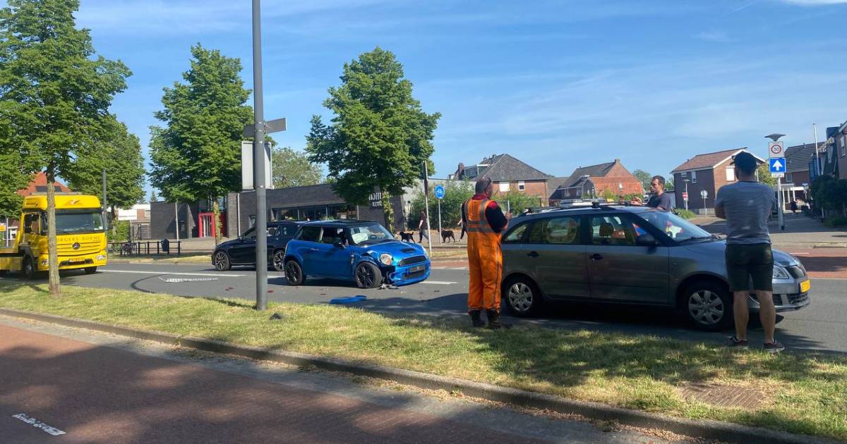 Ongeluk met 4 auto’s in Hengelo.