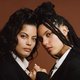 Ibeyi mengt verstilling met power, maar de zang van de zussen Diaz mist live nog volume ★★★☆☆