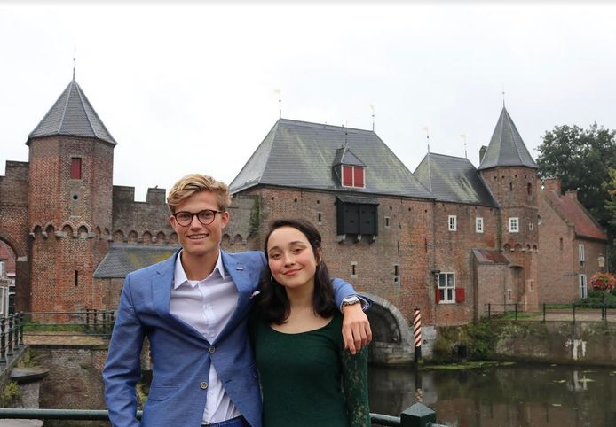 Jort Verhage (vice-voorzitter) en Nathalie Leushuis (secretary-general)