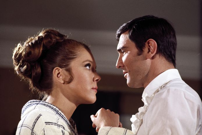 Diana Rigg (Traci Di Vicenzo) - George Lazenby (James Bond) in