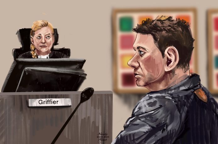Rechtbanktekening van een 34-jarige man uit Lunteren voorafgaand aan de zitting. De man wordt verdacht van poging tot doodslag van een persfotograaf in Lunteren. Hij belaagde de man tijdens zijn werk bij een autobrand met een shovel.