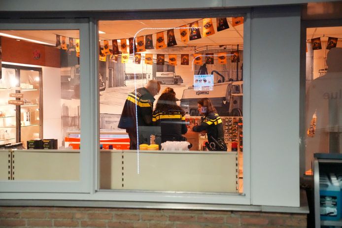 Bij tankstation Esso in Deurne vond dinsdagavond een gewapende overval plaats.