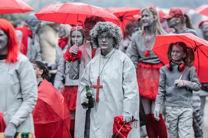 Proosten tijdens de optocht in Ulft. Foto: Jan Ruland van den Brink