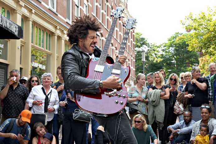 De 'Britse Jimi Hendrix' stal vorig jaar de show op het Busker Festival.