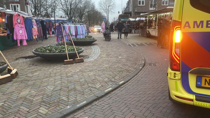 Bij het incident op de zaterdagmarkt in Bunschoten-Spakenburg raakten twee personen gewond.