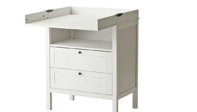 Ikea Rappelle Une Table A Langer Apres Des Incidents Famille
