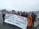 Ce jeudi, le collectif "Stop Alibaba & Co" manifestait devant l'Élysette pour interpeler les ministres sur l'épineux dossier de l'extension de l'aéroport de Liège.