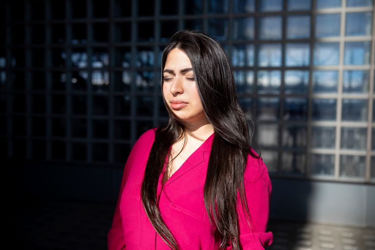 Niet iedereen ervaart een strenggelovig gezin als beknellend, bij Lale Gül was dat duidelijk wél het geval. Beeld Judith Jockel