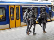 Man met verward gedrag bij station Amersfoort opgepakt na grootschalige inzet politie 
