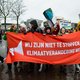 Greenpeace gaat toch actievoeren in Schiphol Plaza