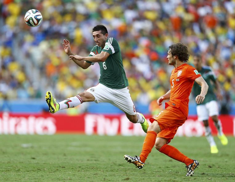 Daley Blind in actie in de wedstrijd tegen Mexico. Beeld reuters