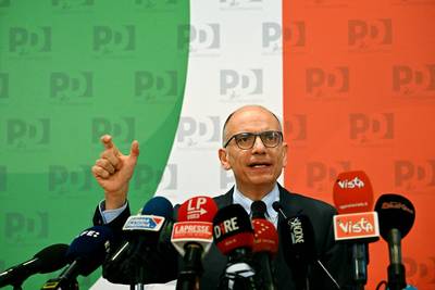 Leider sociaaldemocraten Italië kondigt vertrek aan na verkiezingsnederlaag