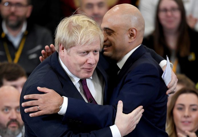 Le Premier ministre britannique Boris Johnson et le ministre de la Santé Sajid Javid