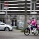 Amsterdam wil flitsbezorgbedrijven weren uit woonwijken