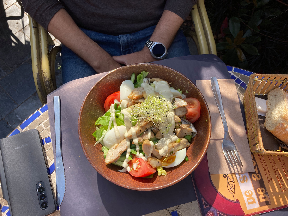 RESTOTIP. De Stoepa in Brugge: “Een streepje zonneschijn? Dan zit het ...