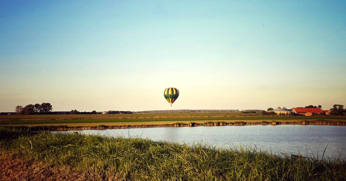 MIJN FOTO | Luchtvaren in de avondzon