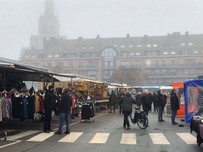 Nog tot begin maart gaat de dinsdagmarkt door op het Sint-Jorisplein.