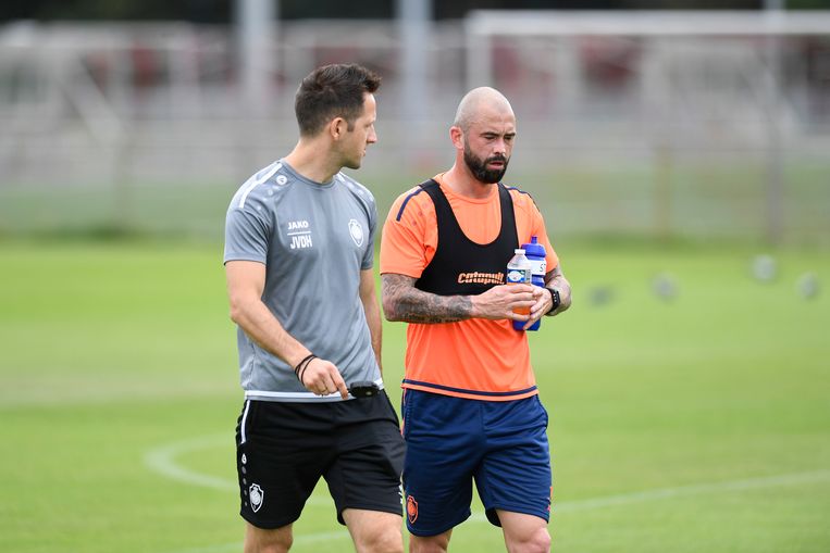 Steven Defour op training met kinesist Jan Vandenhouten. Beeld GMAX AGENCY