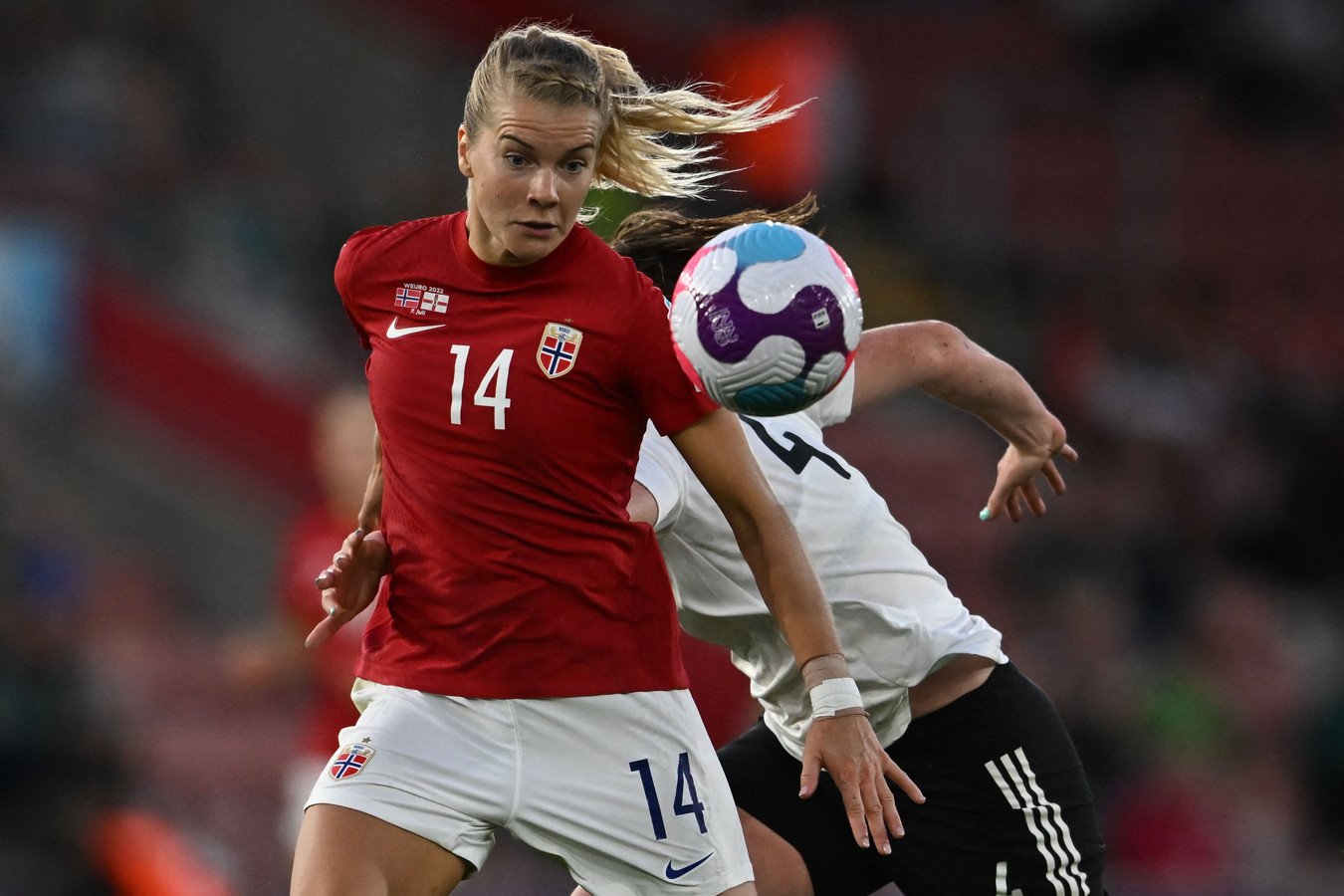noorwegen-heeft-geen-treffer-van-ada-hegerberg-nodig-om-simpel-te
