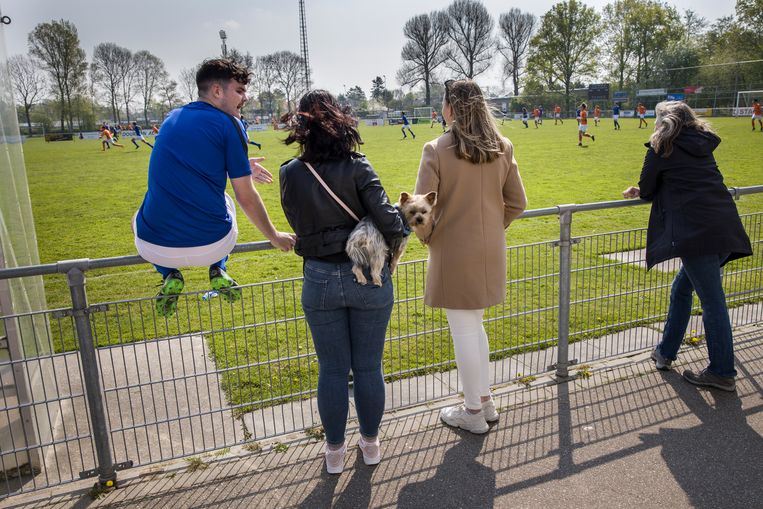 Een zaterdag  bij voetbalvereniging GPC Vlissingen, bij de wedstrijd van de jongens onder 19.  Beeld Arie Kievit