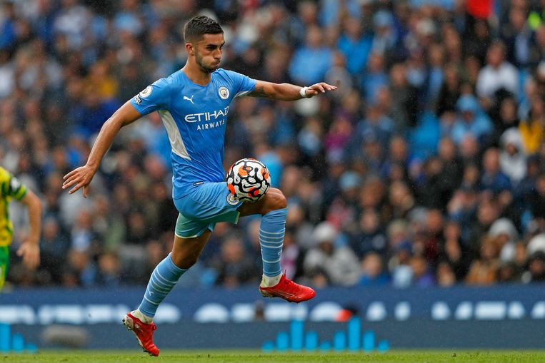 Ferran Torres controleert de bal tijdens een match van Manchester City. Beeld AFP