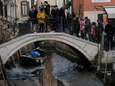 Te weinig water in beroemde kanalen Venetië: gondels kunnen er soms niet meer door