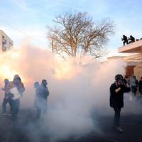 Trump sluit Kennedy Center voor renovaties na golf van annuleringen • Burgemeester Portland wil ICE de stad uit na inzet traangas