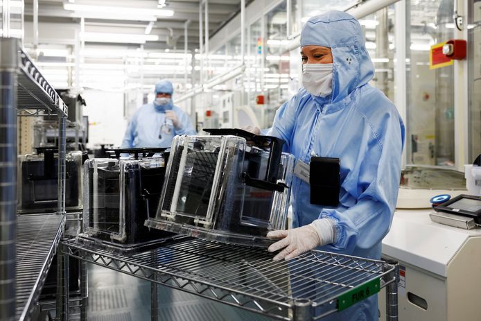 De Eindhovense chipmaker heeft ongeveer 3000 werknemers in Nederland.