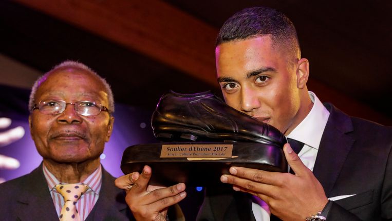 Youri Tielemans verzilvert topstatus Ebbenhouten Schoen ...