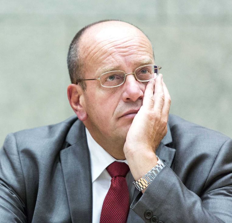 Boek over Teeven rakelt veel op, maar harde bewijzen zijn er niet