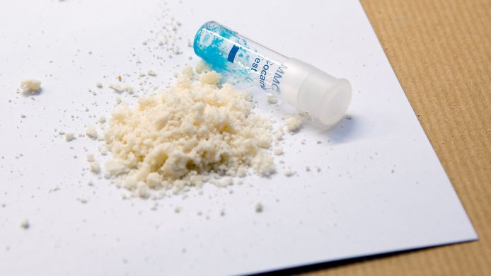 Pure cocaine kleurt blauw bij een test.