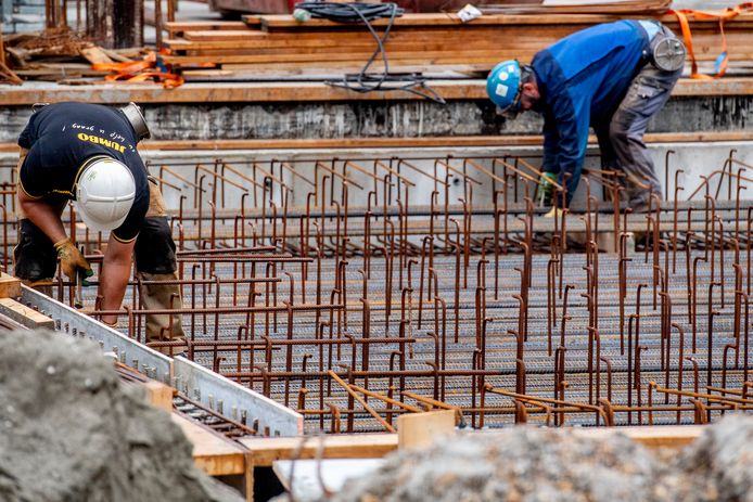 De stikstofcrisis treft de bouw van enkele duizenden woningen en bedrijven in de Rotterdamse regio, máár in de meeste gevallen gaat het om uitstel en niet om afstel.