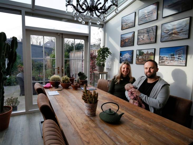 Het huis van Yvette en Daniël ademt jaren ‘30: ‘Schouw met haard, glas-in-lood en tegels uit 1938’